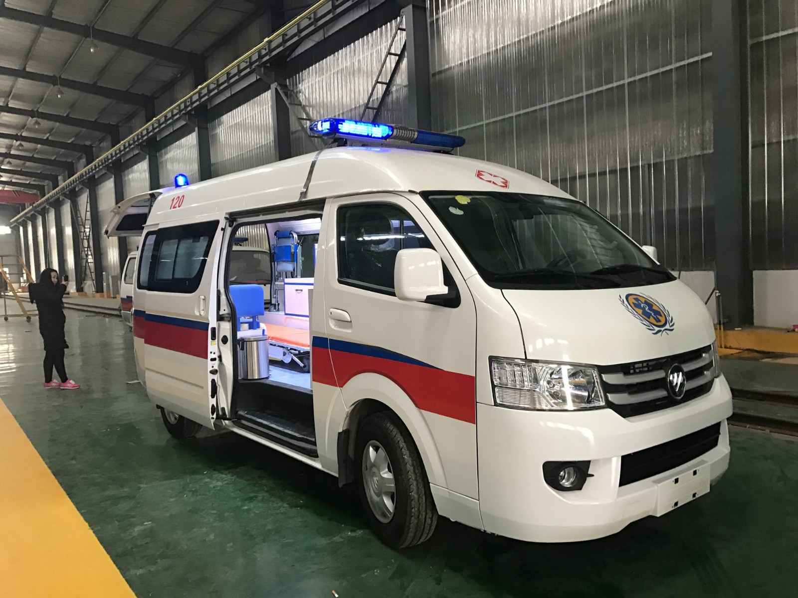 胡杨河市救护车转院