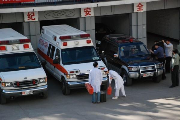 胡杨河市救护车转院